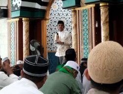 Dandim 0909/Kutai Timur Berikan Sambutan di Masjid Nurul Iman Dalam Pelaksanaan Sholat Idul Fitri 1446 Hijriah