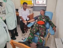 Peduli Terhadap Sesama, Satgas Kopasgat Pos Bandara Enarotali Laksanakan Donor Darah untuk Masyarakat yang Membutuhkan