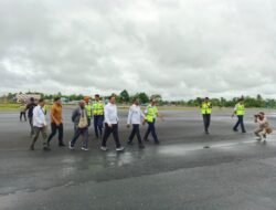 Satgas Kopasgat Pamtas RI – PNG Kewilayahan Papua TA. 2025 Amankan Kedatangan Gubernur Papua Selatan di Tanah Merah