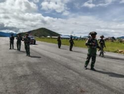 Satgas Kopasgat Bandara Enarotali Meningkatkan Keamanan Saat Arus Balik Lebaran 2025