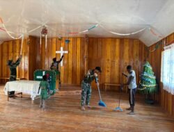 Satgas Yonif 614/RJP Berpartisipasi dalam Kegiatan Keagamaan, Bantu Bersihkan Gereja PGBP