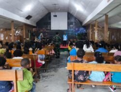 Satgas Yonif 614/RJP Berbagi Ilmu, Membantu Mengajar Anak Sekolah Minggu di Gereja GIDI Karubaga