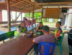 Babinsa Koramil 0105-10/Woyla Barat Sertu Budi Septiawan Laksanakan Anjangsana di Desa Binaan
