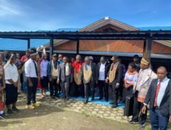 Satgas Kopasgat Pos Oksibil dan Warga Bersinergi Amankan Kedatangan Presiden Gereja Injil di Indonesia Pendeta Usman Kobak, S.Th, MA