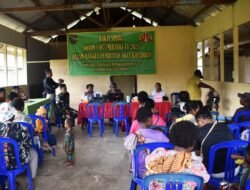Kodim 1707/Merauke dan Dukcapil Bantu Masyarakat Kampung Tambat Mengurus Dokumen Kependudukan