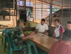 Cara Babinsa Berikan Semangat Kepada Petani Melalui Komsos
