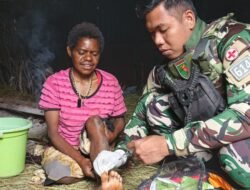 Warga Papua Terima Pelayanan Kesehatan Gratis dari Satgas Yonif 614/RJP