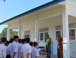 Materi Wawasan Kebangsaan Diberikan Babinsa Koramil 03 Setia Bakti di SMPN 4 Setia Bakti