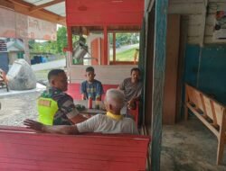 Babinsa Koramil 01/Sungaimas Melaksanakan Komsos