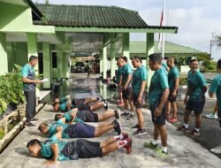 Kodim 1005/Barito Kuala Melaksanakan Tes Kesegaran Jasmani Periodik Semester I Tahun 2025
