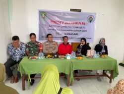 Babinsa Koramil 0909-03 Muara Wahau Kawal Penyerahan Bantuan Langsung Tunai
