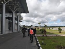 Satgas Yonko 465 Kopasgat Kawal Keberangkatan Gubernur Papua Tengah dari Nabire Menuju Puncak Jaya