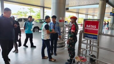 Prajurit Yonko 465 Kopasgat Amankan Bandara Mozes Kilangin Tersibuk di Wilayah Paling Timur Indonesia
