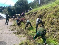 TNI dan Masyarakat Bersatu: Pembersihan Jalan Lingkungan Bandara Kanggime