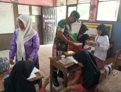 Babinsa Bungur Secara Rutin Berikan Pendampingan Pendistribusian Makan Bergizi