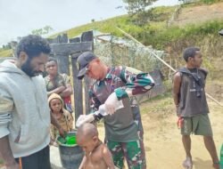 Pelayanan Kesehatan dari Satgas Yonif 614/RJP untuk Masyarakat Papua