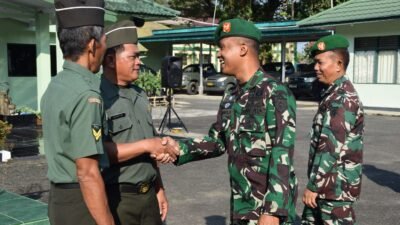 Dandim 1005/Barito Kuala Lepas Dua Prajurit Purna Tugas dengan Pesan Haru
