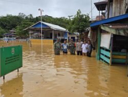 Jajaran Koramil 0909-05/Muara Bengkal Pantau Debit Air