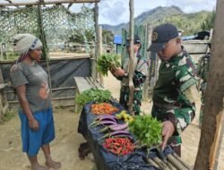 Satgas Yonif 614/RJP Borong Hasil Bumi Mama Papua, Bantu Perekonomian Lokal