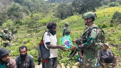 Satgas Yonif 614/RJP Jalin Silaturahmi dengan Sekertaris Distrik Yumaneri melalui Anjangsana