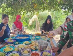Hangatnya Bakso Eratkan Kemanunggalan Satgas TMMD dan Warga Mansapa