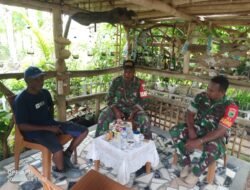 Babinsa Koramil 1801-01/Manokwari Jalin Hubungan Harmonis dengan Warganya