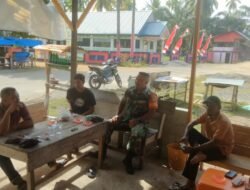 Tingkatkan Silaturahmi, Babinsa Teunom Ajak Warga Ciptakan Lingkungan ASRI di Kede Kopi