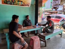 Babinsa Sandai Jalin Kedekatan dengan Tokoh Pemuda Lewat Komsos