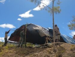 Satgas Pamtas Yonif 614/RJP Bangun Pondok Peristirahatan untuk Warga di Perbatasan