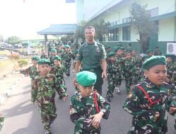 Kunjungan Edukatif: Anak-anak TK Kenali Lebih Dekat TNI di Kodim 1203/Ketapang