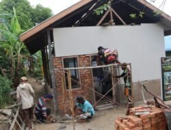 Rumah Layak Huni Bagi Jailani: TMMD Ke-124 Nunukan Percepat Pemasangan Dinding RTLH