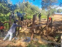 Kayu Besi Kalimantan Jadi Saksi Bisu Semangat TMMD di Mansapa