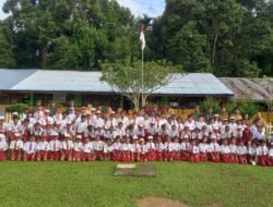 Tanamkan Cinta Tanah Air dan Disiplin Sejak Dini, Babinsa Warmare Jadi Inspektur Upacara Bendera di SD Negeri 36 Wasegi