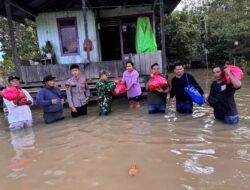Koramil 0909-03 Muara Wahau Salurkan Bantuan Kemanusiaan untuk Korban Banjir Desa Jak Luay