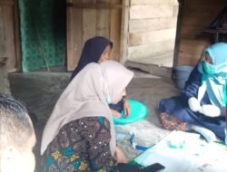 Sinergi TNI dan Tenaga Kesehatan: Babinsa dan Puskesmas Gelar Layanan Suntik Antraks untuk Warga di Darul Hikmah