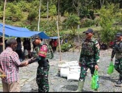 Satgas Yonif 614/RJP Melayat ke Rumah Duka Warga Kampung Ligimbak