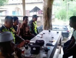 Babinsa Koramil 01/Sungaimas laksanakan Komsos Dengan Warga Desa