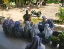 Motor Pintar Babinsa Gaet Generasi Muda Panga: Kembangkan Minat Baca dan Wawasan di SMA N 1 Panga