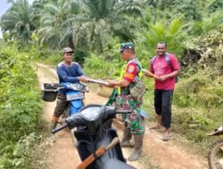 Babinsa Koramil 03/Setia Bakti Dampingi Poktan Halau Gajah Liar dengan Mercon Tradisional di Aceh Jaya