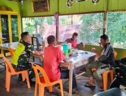 Jalin Hubungan Yang Baik Dan harmonis Babinsa Koramil 01/Sungaimas Laksanakan Komsos Bersama Warga Binaan