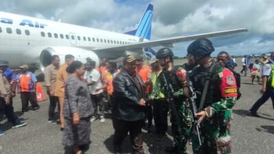 Wagub Papua Pegunungan Tinjau Lahan Pertanian di Yahukimo, Kopasgat Kawal Ketat Pengamanan Bandara