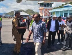 Satgas Kopasgat Amankan Kedatangan Bupati Paniai dari Jakarta di Bandara Enarotali