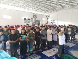 Di Tengah Operasi Papua, Prajurit Pos Kopasgat Sinak Tetap Laksanakan Ibadah