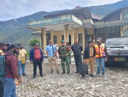 Keberangkatan Pj. Bupati Yopi Murip Dikawal Ketat oleh Personel Kopasgat di Bandara Mulia