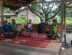 Babinsa Posramil 06 Bubon Serda Hendri laksanakan komsos di Momen Idul Adha