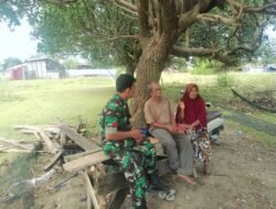 Babinsa Koramil 07/ Johan Pahlawan Terus Laksanakan Komsos dengan Masyarakat Desa Padang Seurahit