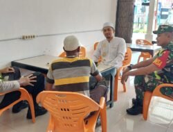 Babinsa Koramil 09/Samatiga dan Babinkamtibmas Pererat Silaturahmi dengan Warga Cot Darat di Momen Idul Adha