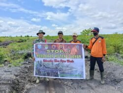 Babinsa Sungai Besar Patroli Lahan Karhutla Bersama Masyarakat