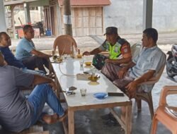 Hadapi Musim Hujan: Babinsa Setia Bakti Ajak Masyarakat Waspada Bencana Longsor dan Banjir