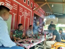 Idul Adha Penuh Berkah: Babinsa dan Bhabinkamtibmas Panga Perkuat Sinergi dengan Masyarakat